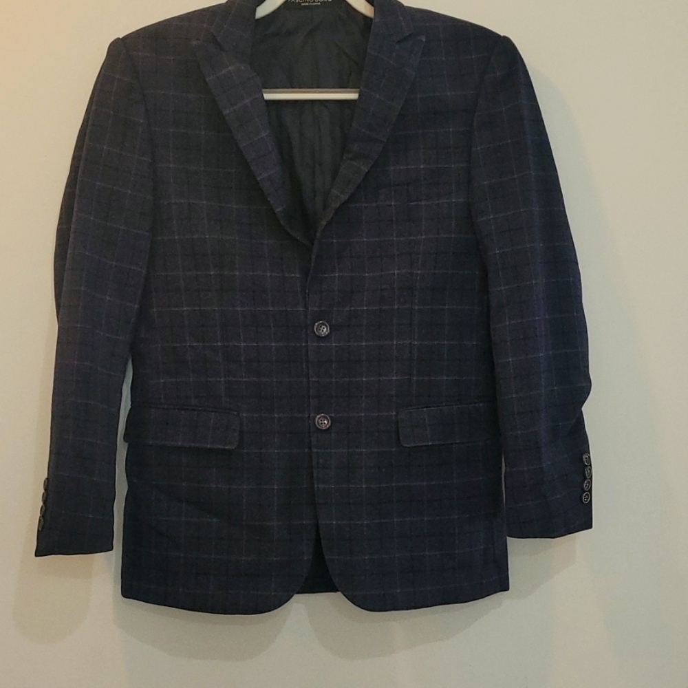 Suit - Picture 1 of 13